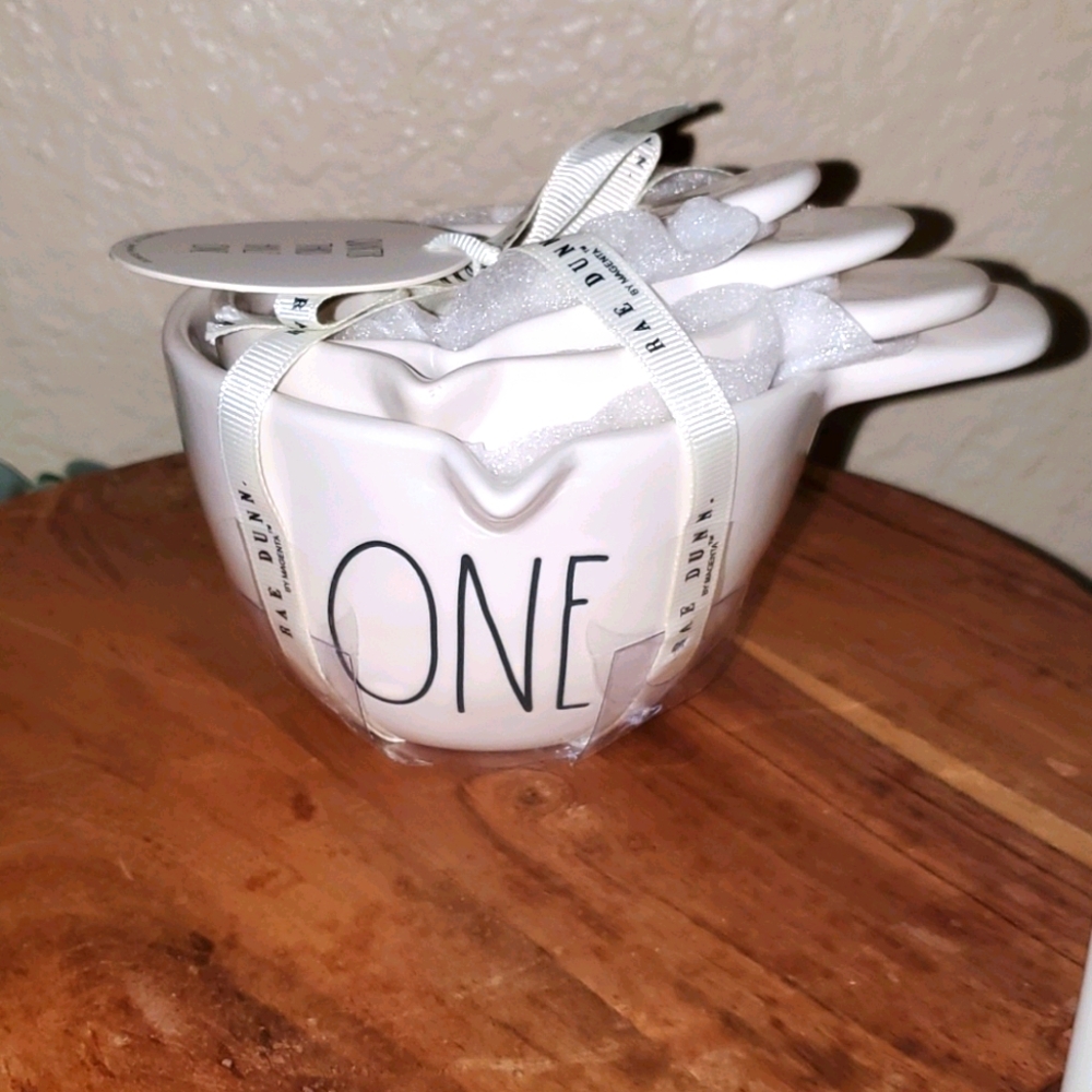 Rae dunn measuring cups